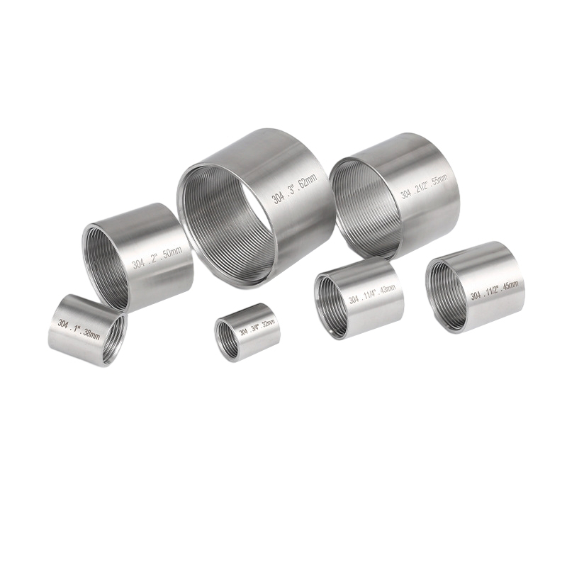 Class 150 Cast 304 Acléments en acier inoxydable Half Coupling NPT Tiped Pipes